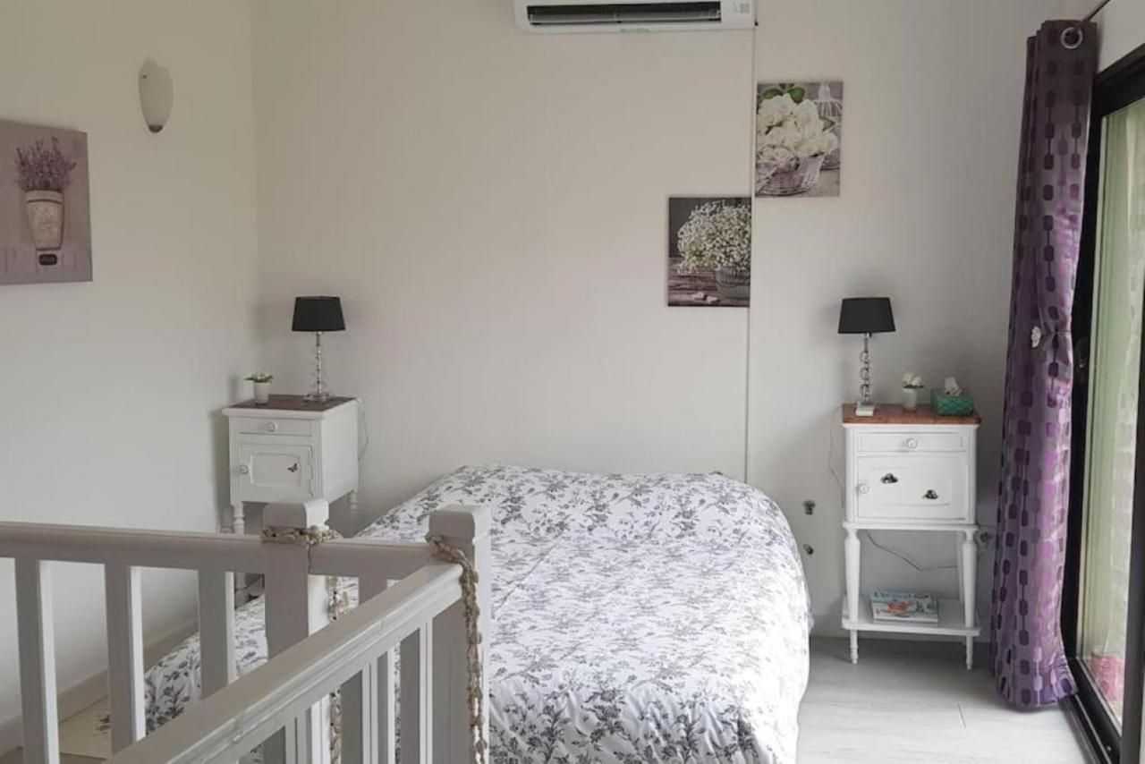 Duplex De Charme Avec Terrasse Au Coeur Du Village Lorgues Bagian luar foto