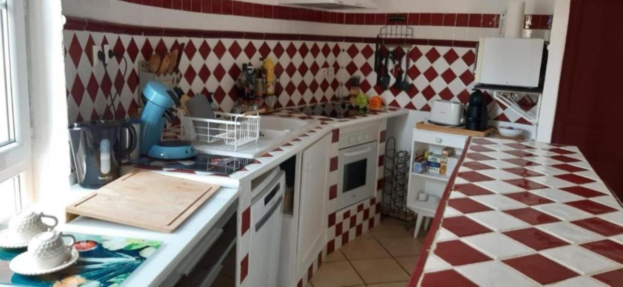 Duplex De Charme Avec Terrasse Au Coeur Du Village Lorgues Bagian luar foto