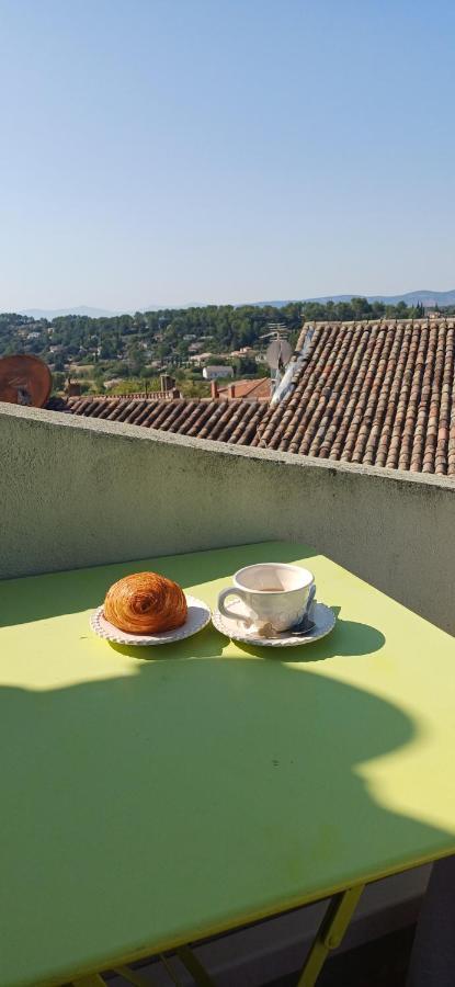 Duplex De Charme Avec Terrasse Au Coeur Du Village Lorgues Bagian luar foto